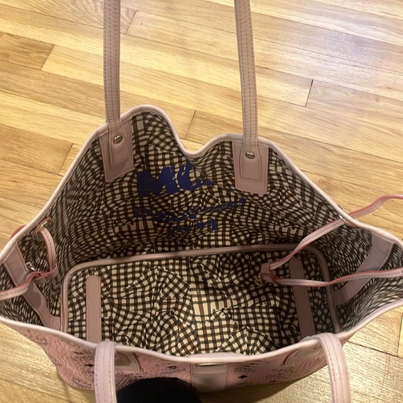 MCM medium visetos bag in soft pink - Picture 3 of 4
